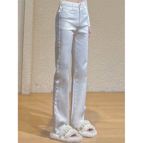 白色窄版直筒牛仔裤女