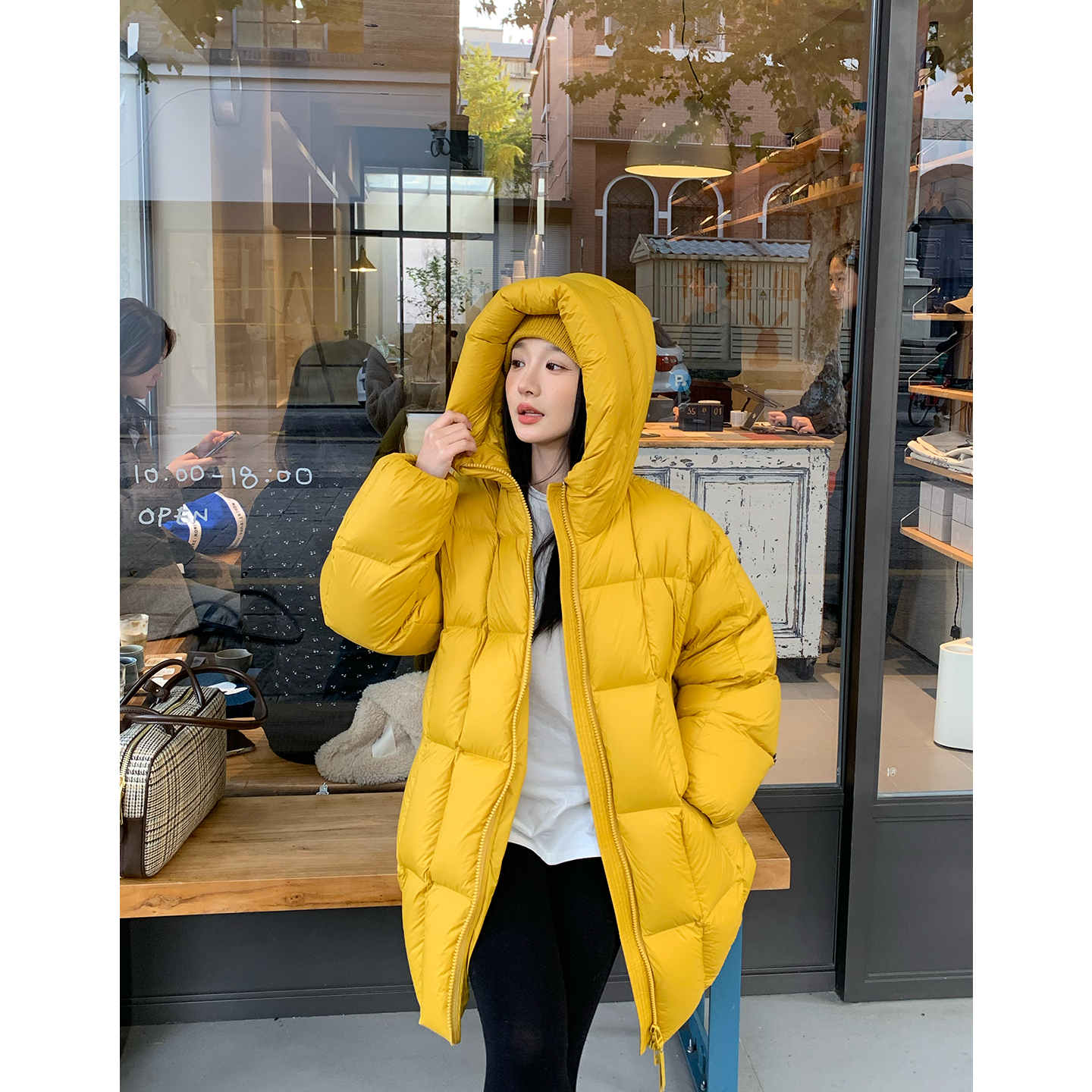 蕉小青2025新款羽绒服