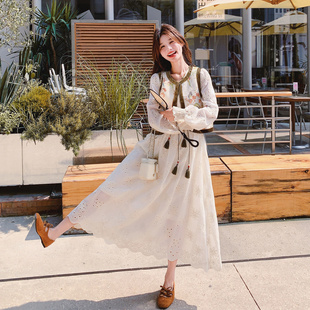 2025秋季新款镂空刺绣长袖连衣裙+皮马甲北欧复古两件套女