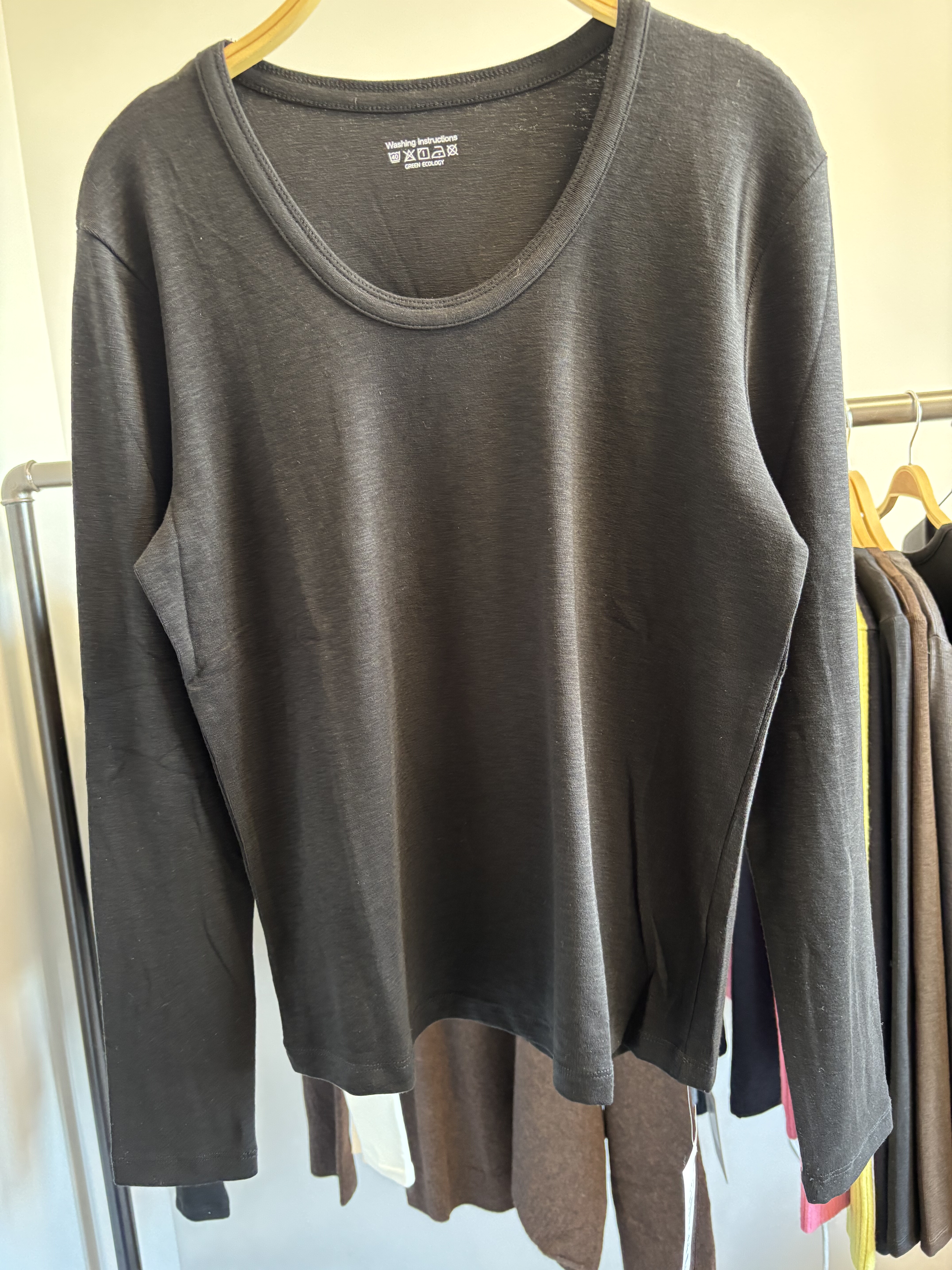 三可秋冬新款长袖打底衫显瘦百搭U领打底衫女长袖T恤上衣休闲宽松