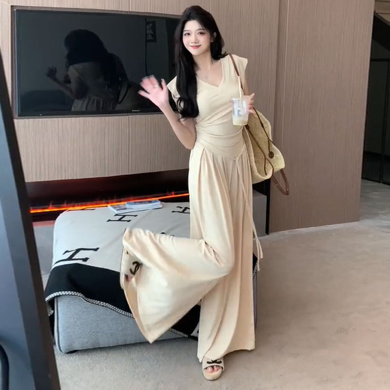 盐系甜辣妹温柔气质穿搭两件套