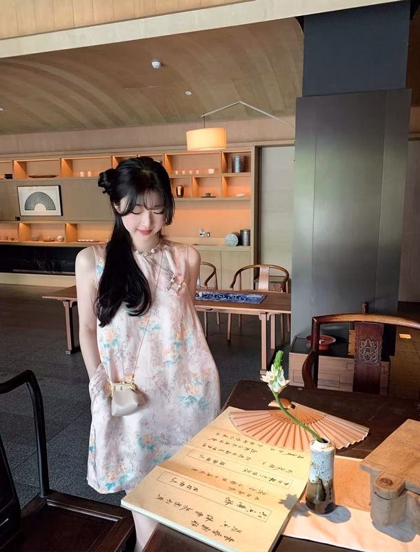赵宝妮 云想衣裳花想容 100人丝/100醋酸新中式连衣裙女夏季新款