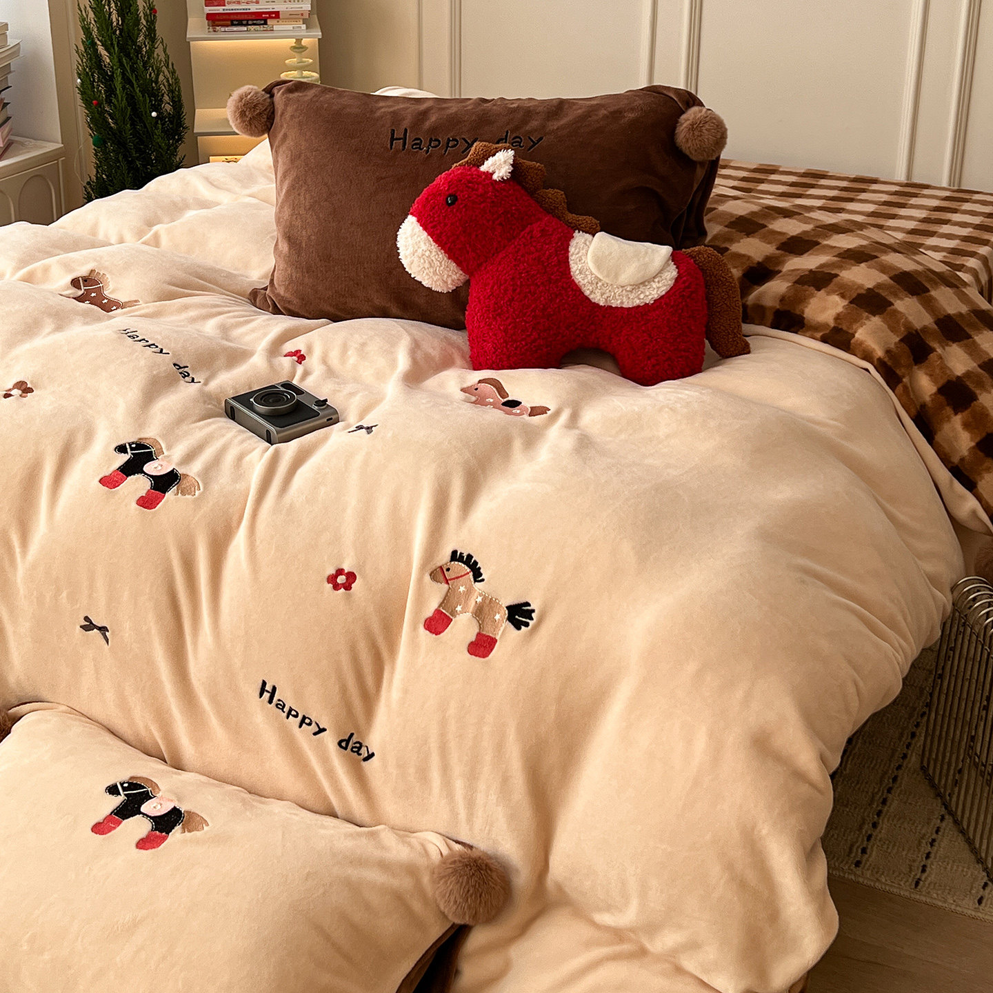 月光巴士马年限定牛奶绒加厚床上三四件套球球被套加绒床单珊瑚绒,床上用品,床品套件/四件套/多件套,淘宝优惠券,粉丝福利购,淘宝优惠卷