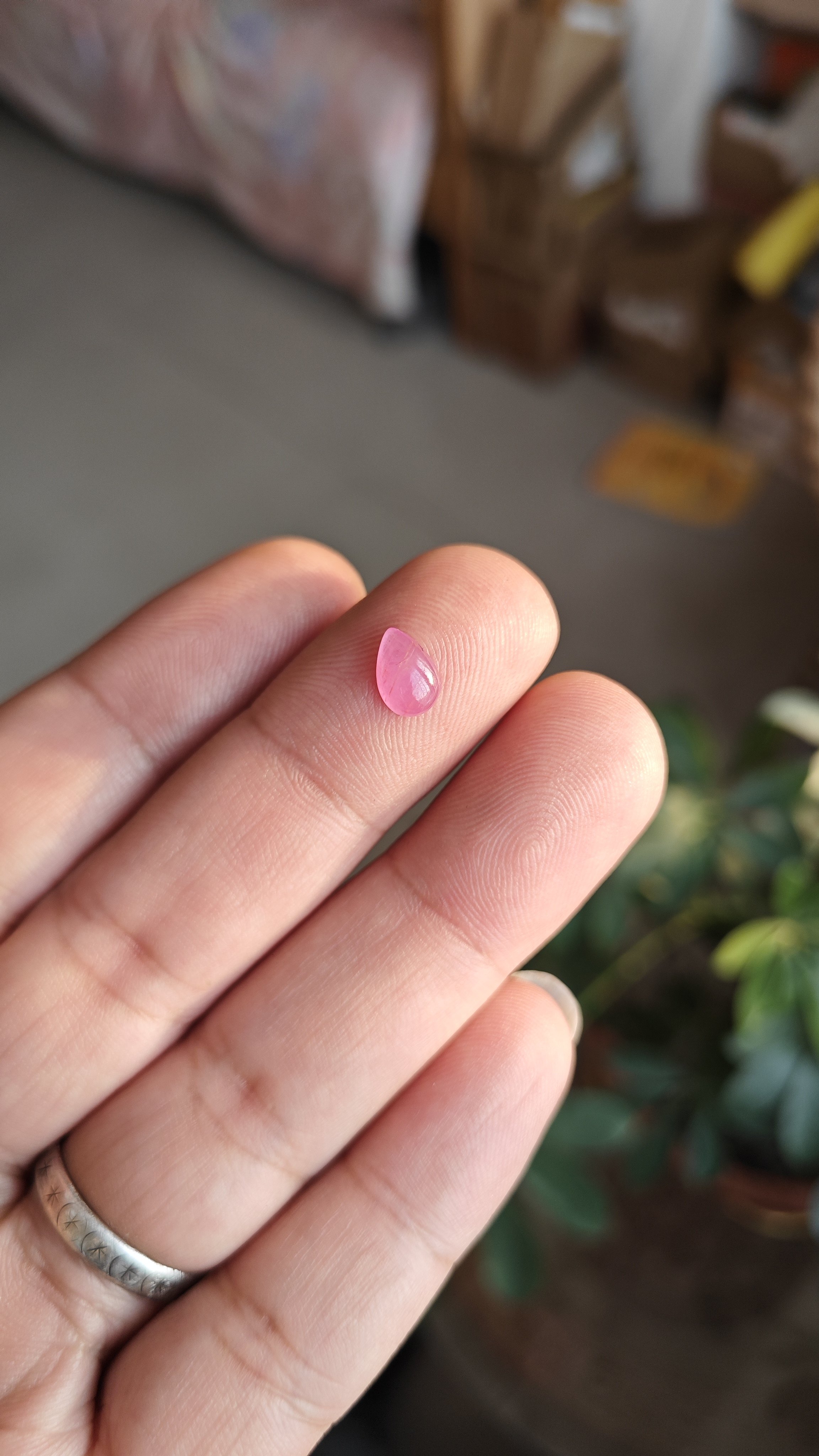 无烧红宝石 天然南非红宝石裸石戒面 水滴形5*8m戒指石 素面 蛋面