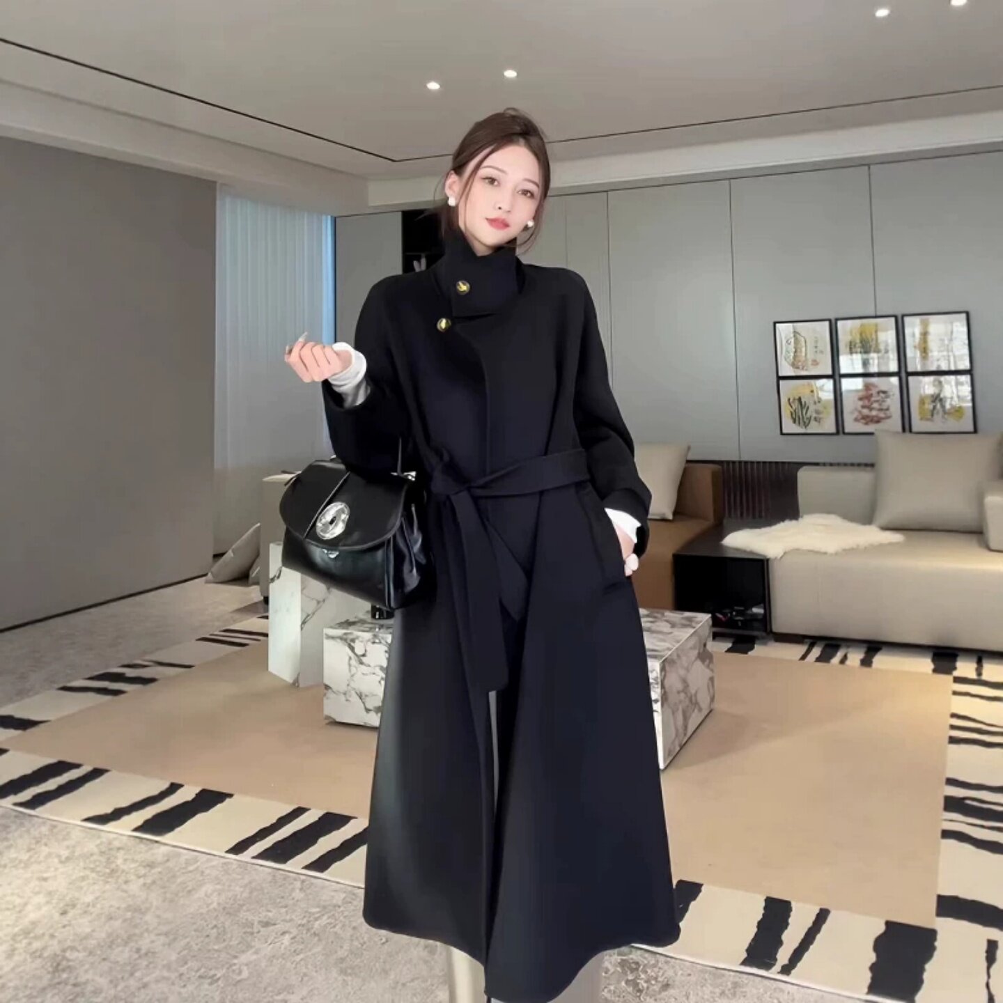 黑色长款翻领系带收腰毛呢大衣女图片