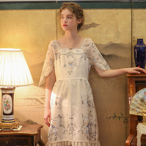 脸儿艺古董手工绣花可爱婚纱礼服