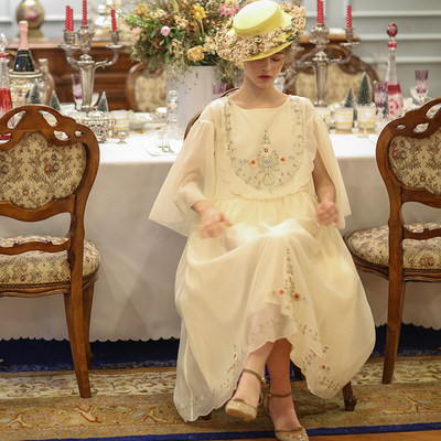 脸儿艺春夏新品限量款古董手工绣花森女蝴蝶袖复古连衣裙