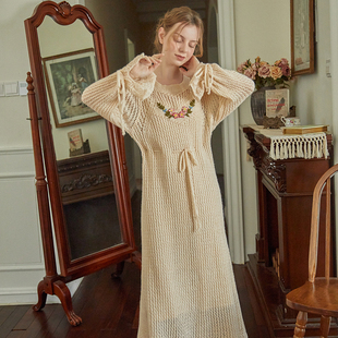 2025秋冬新品 长款 法式 森女镂空针织 连衣裙 手工绣花 脸儿艺