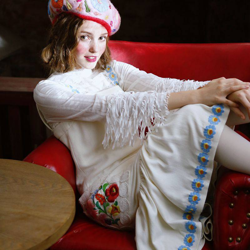 脸儿艺 薄羊毛呢 小鱼摆 复古清新 修身 背带背心 绣花连衣裙