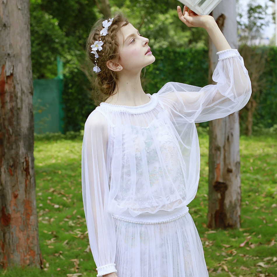 脸儿艺 白色蕾丝 复古 文艺 钉珠 防晒 罩衫  简约复古 森女衬衫