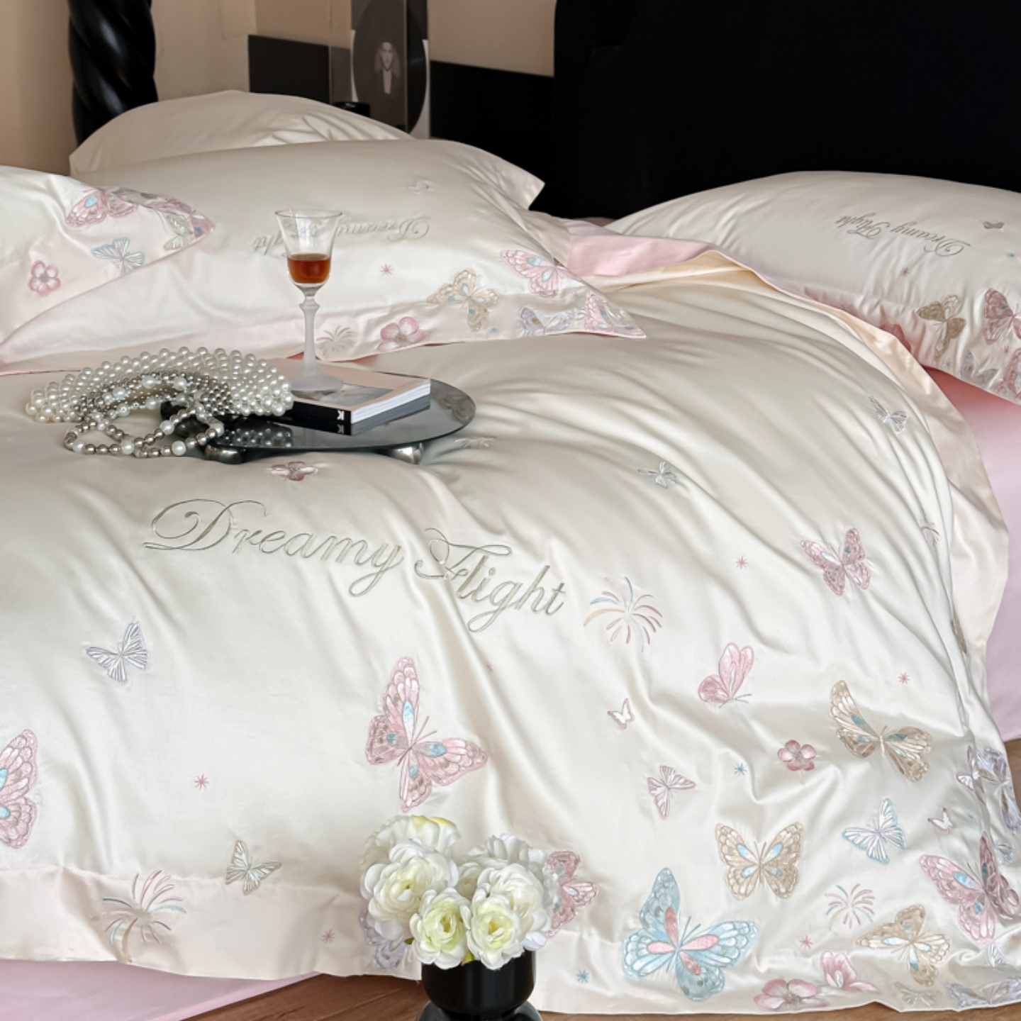 轻奢A类高级感天丝四件套裸睡床单冰丝刺绣被套夏季1.8笠床上用品