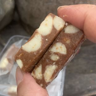 云南盈江迪思犀美仁牌坚果夏威夷果太妃糖128克盒装包邮