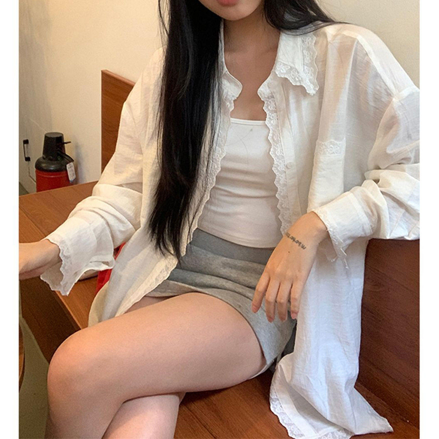 白色蕾丝防晒长袖衬衫外