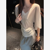 yaya shop Here 6.7 清冷氛围感褶皱显瘦天丝 醋酸v领t恤女