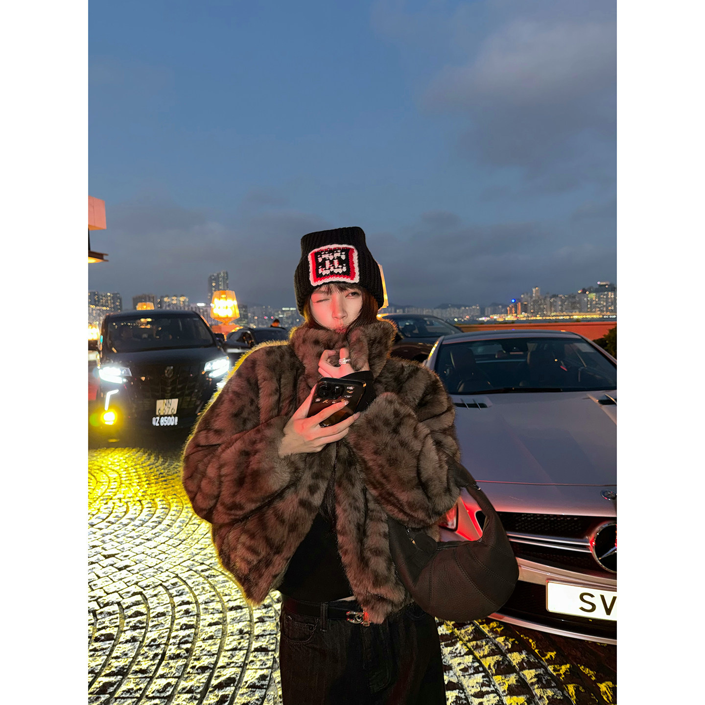 Here yaya shop 小奶豹暖乎乎复古时髦好驾驭翻领仿皮草豹纹外套