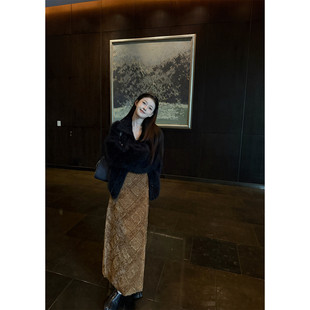 焦糖松果重工系列绵密厚实雪尼尔精致穿搭半身裙 shop Here yaya