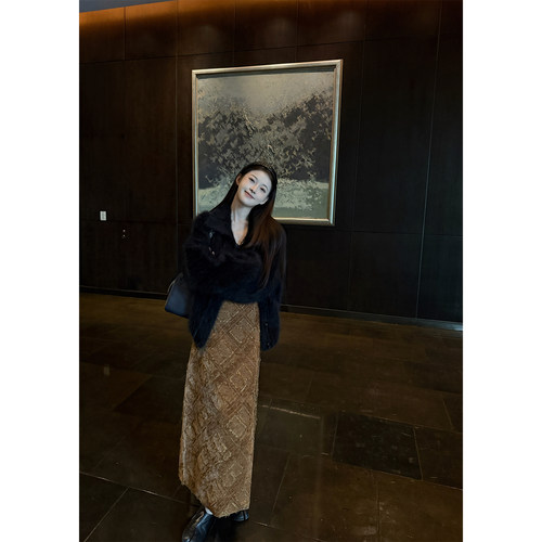 Here yaya shop 焦糖松果重工系列绵密厚实雪尼尔精致穿搭半身裙