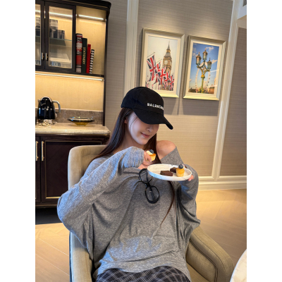 Here yaya shop 软绵绵解锁多种穿法天丝羊毛藏肉肉显瘦蝙蝠袖大t