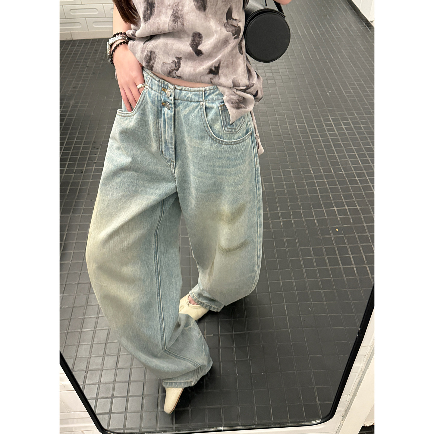 Here yaya shop 4.8私服蓝牛牛时髦松弛感定制擦色做旧工艺牛仔裤
