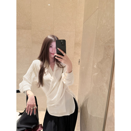 Here yaya shop 4.23 20:00奶雾香草清冷随意调调绑带氛围感衬衫