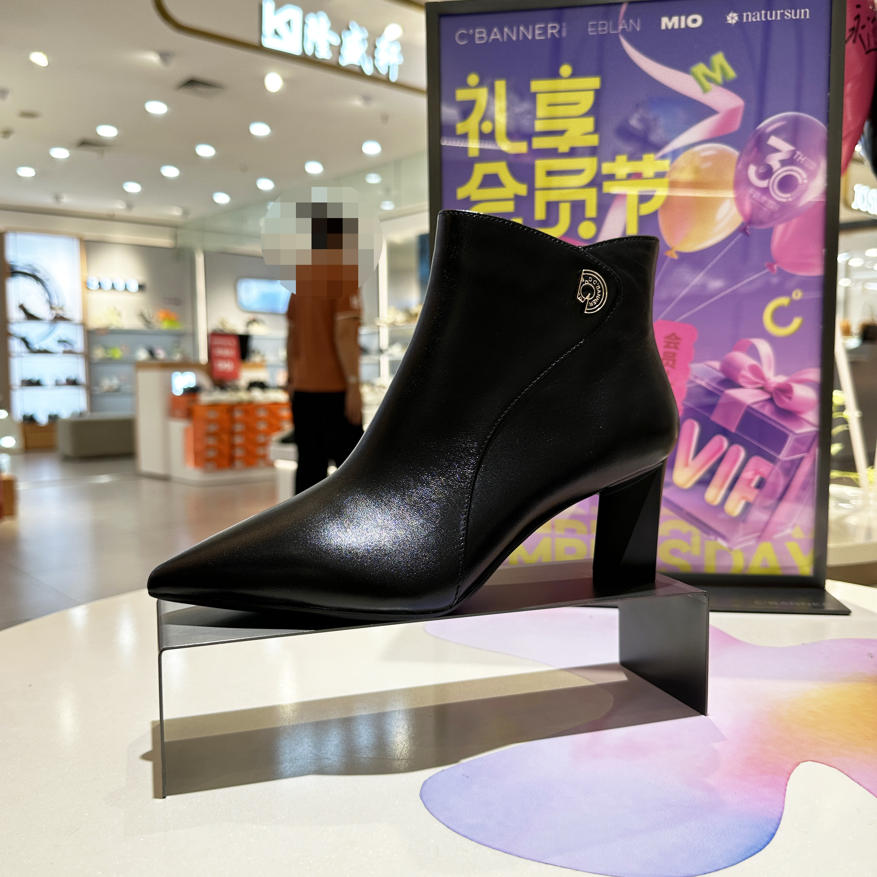 千百度尖头粗跟高跟短靴2025新款