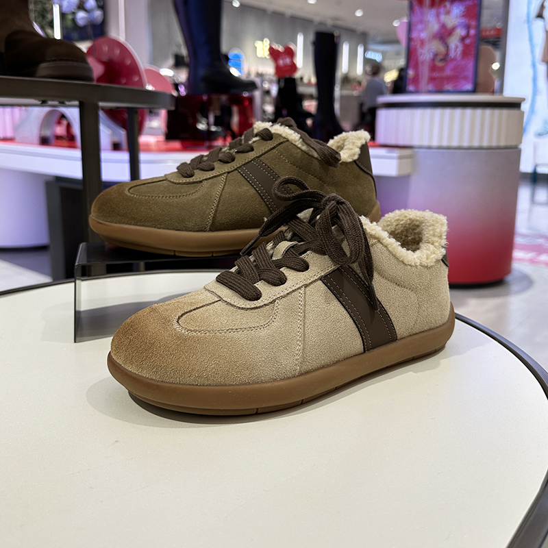 伊伴商场同款正品时尚休闲鞋