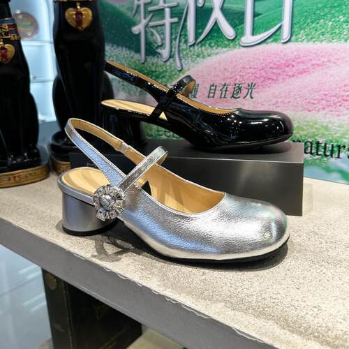 米奥商场同款正品时装凉鞋
