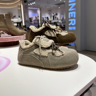 千百度女鞋复古加绒玛丽珍毛毛鞋