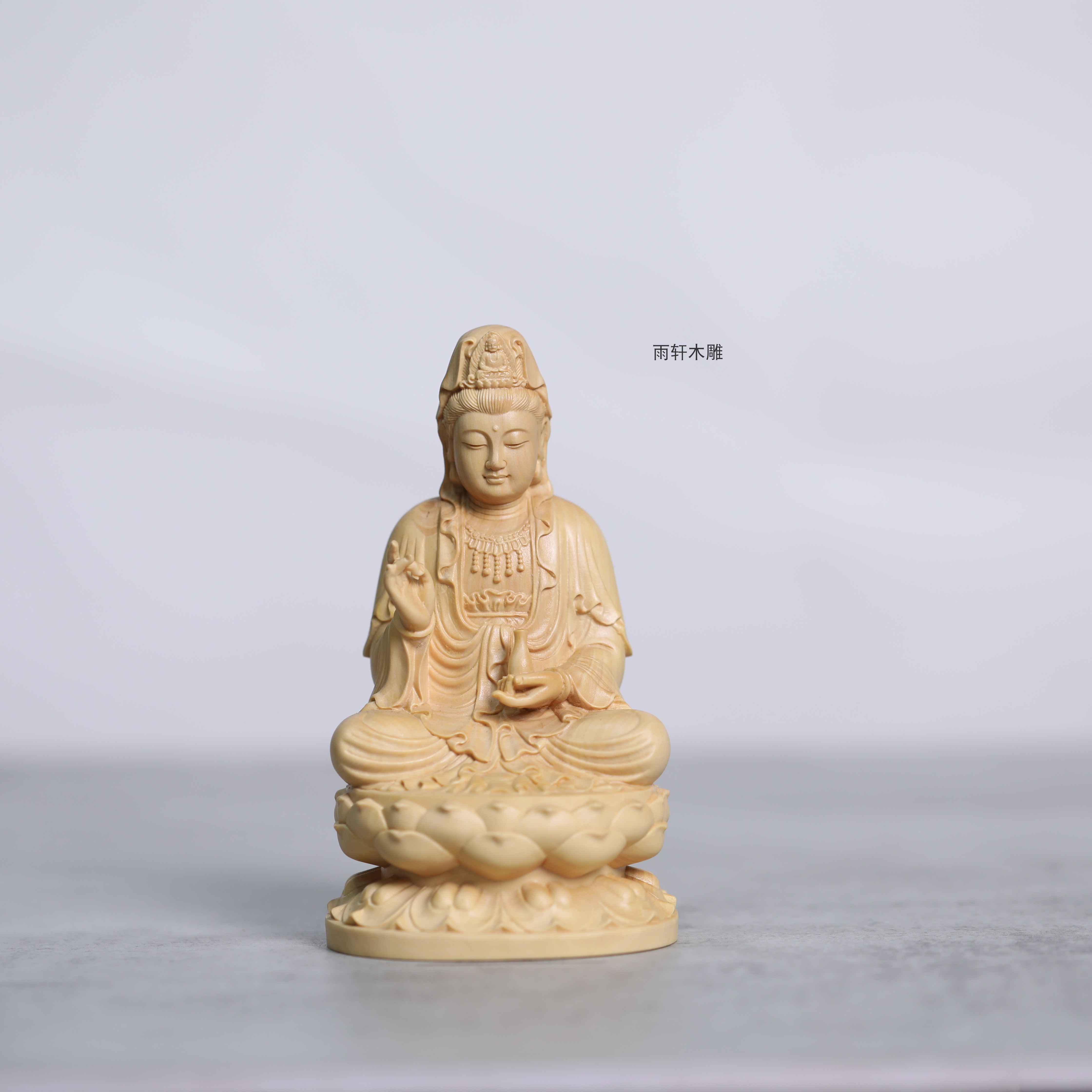 正宗小叶黄杨木雕净瓶观音摆件