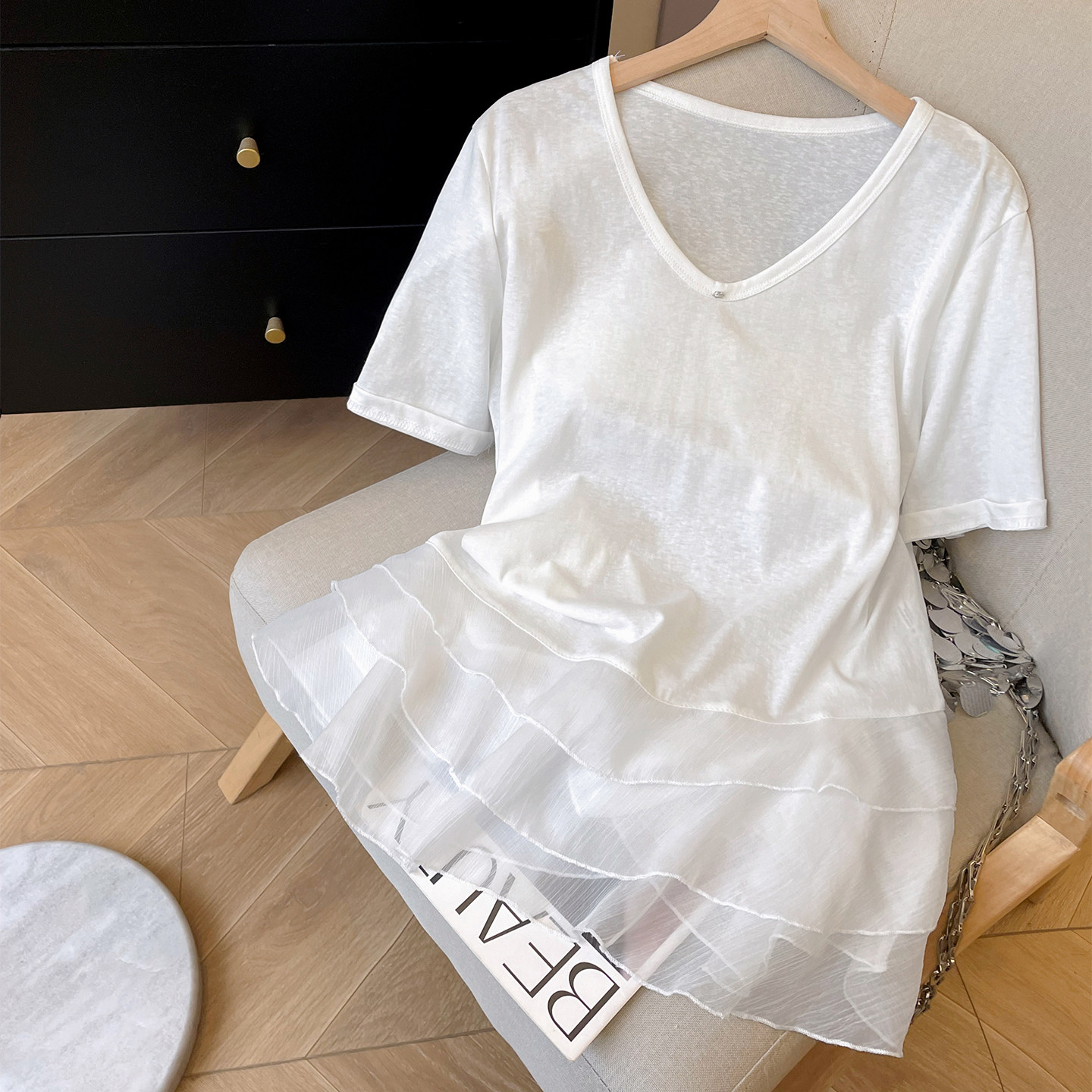 小C家 V领短袖T恤女2026新款夏季甜美层叠网纱拼接荷叶边裙摆上衣