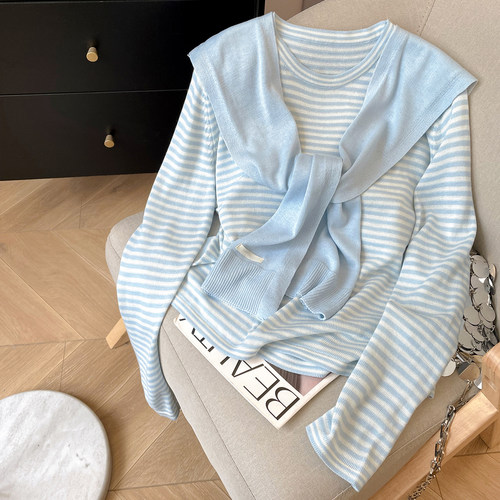 圆领套头条纹针织衫+披肩两件套