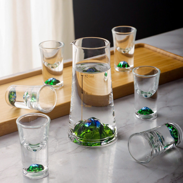 中国风礼物观山白酒杯