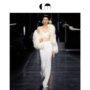 MOI吕燕设计师早春女装 COMME 年会羊毛皮草短外套 李艾同款