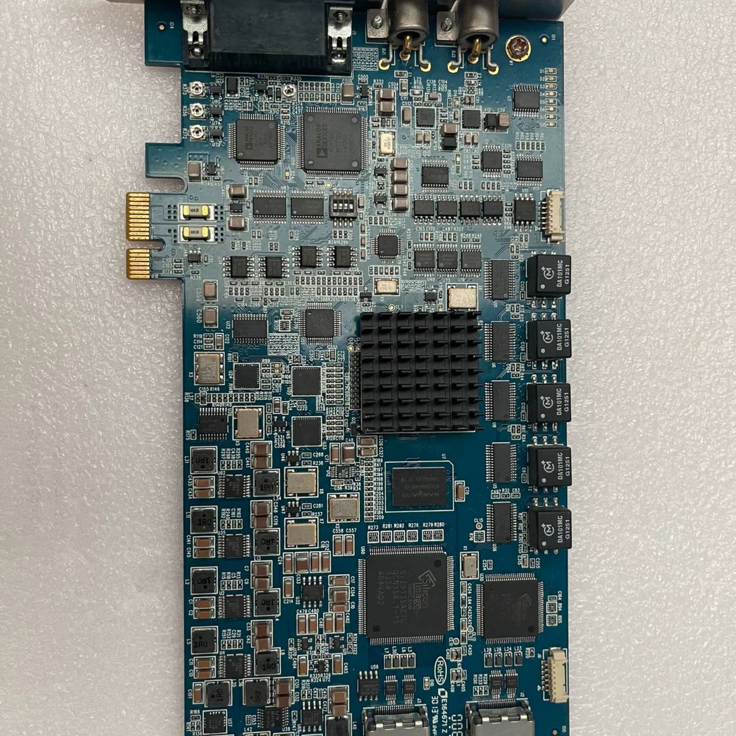 可议价 E164671 Z 4M 图文信息采集卡，成色新，实物图片