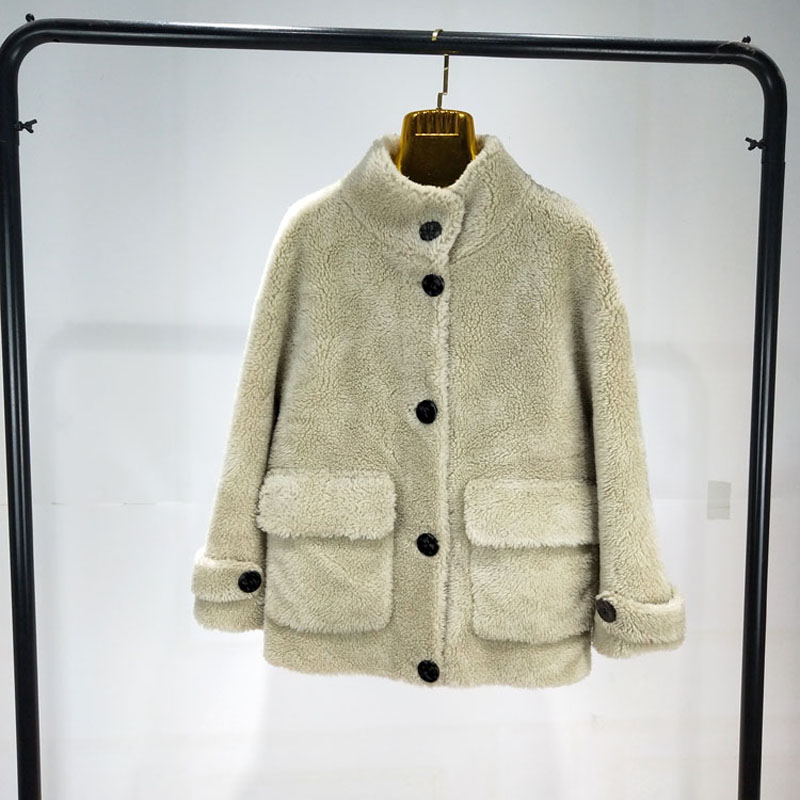 羊剪绒大衣女2025冬新款羊羔毛皮毛一体颗粒时尚短款海宁皮草外套