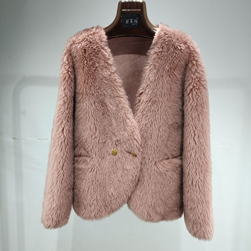 短款V领羊剪绒开衫大衣