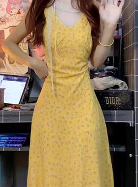 黄色多巴胺掐腰裙吊带连衣裙子女夏季2025新款小个子法式碎花长裙