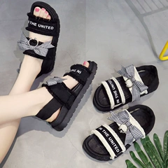 2018 dép mùa hè mới nữ Hàn Quốc phiên bản của giày nền tảng Velcro với sinh viên hoang dã nền tảng phẳng giày
