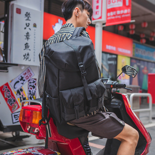 iMipack 机能磁扣碳纤纹休闲大容量双肩背包男女旅行运动登山电脑