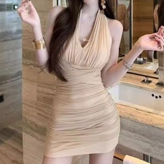 性感辣妹风无袖挂脖褶皱连衣裙女夏季新款收腰性感包臀短裙子跨境