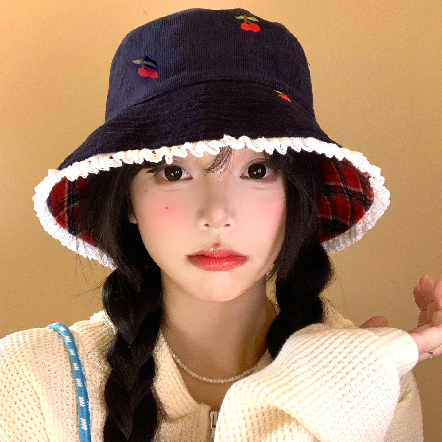 可爱樱桃刺绣格纹双面渔夫帽百搭