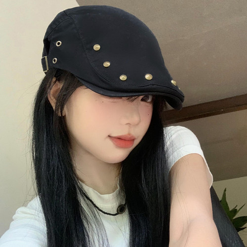 铆钉黑色前进帽显脸小