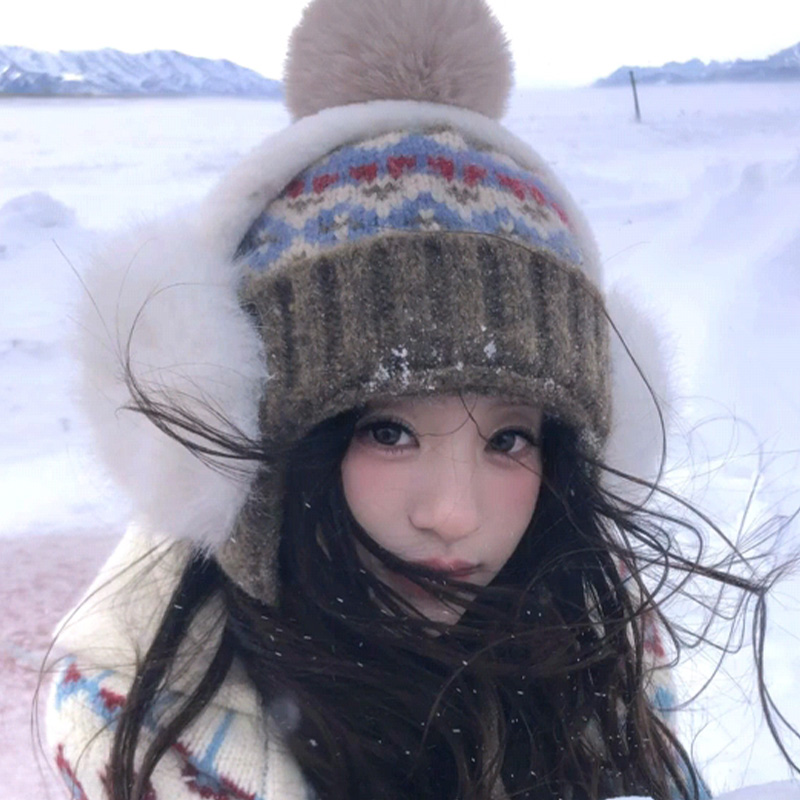 费尔岛风毛球针织护耳帽女秋冬季