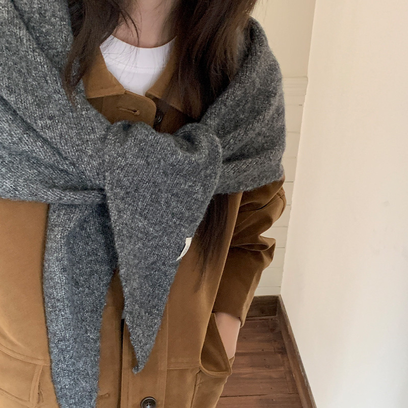 灰色针织三角巾外搭披肩女秋冬季