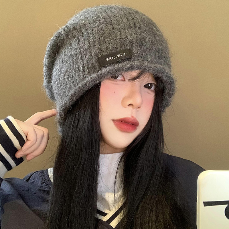 灰色针织毛绒冷帽女秋冬季