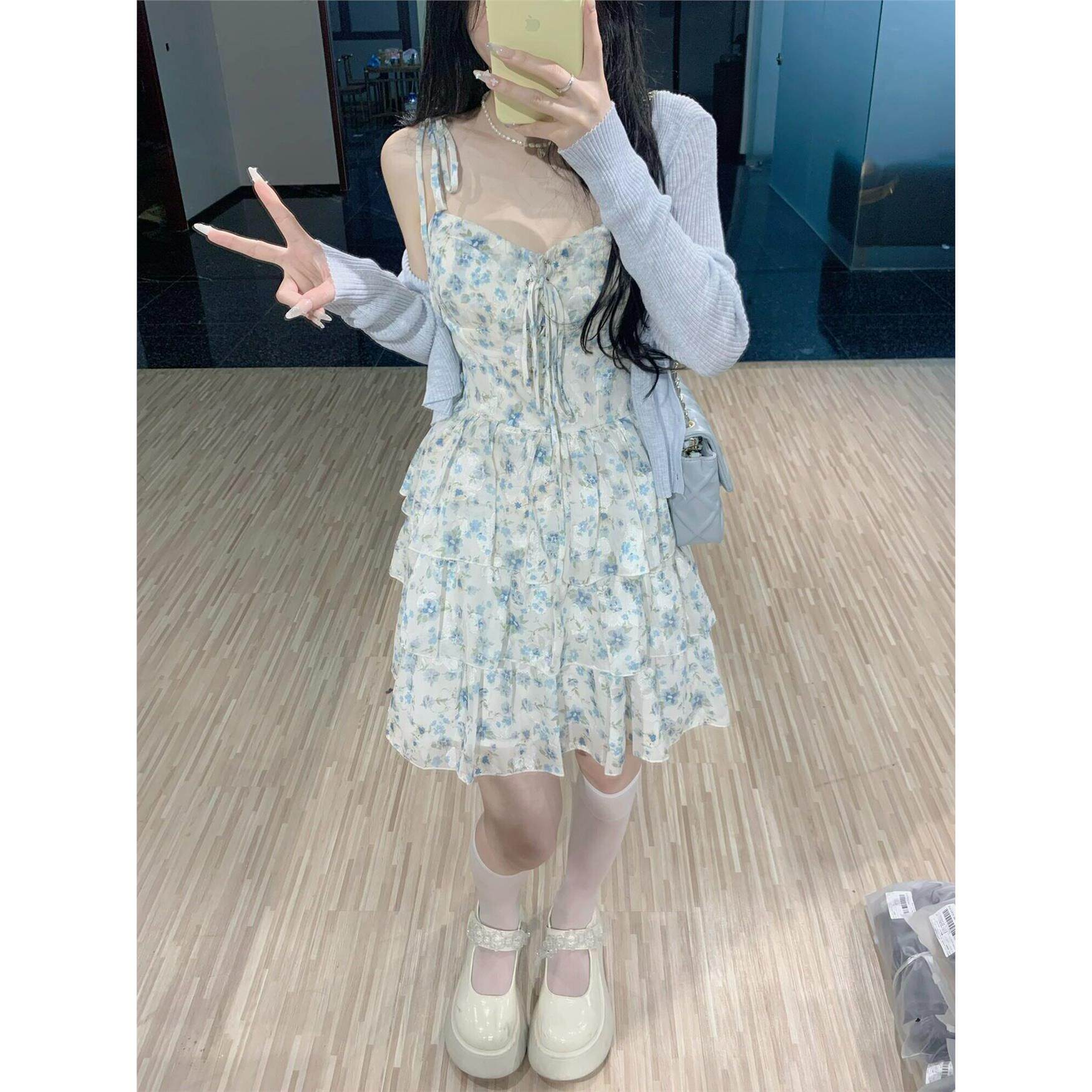 蓝色碎花吊带洋装女夏季2026新款蛋糕裙小个子雪纺短裙两件式套装
