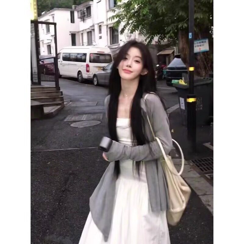 法式温柔风灰色针织开衫女春季新款小个子穿搭吊带连衣裙三件套装