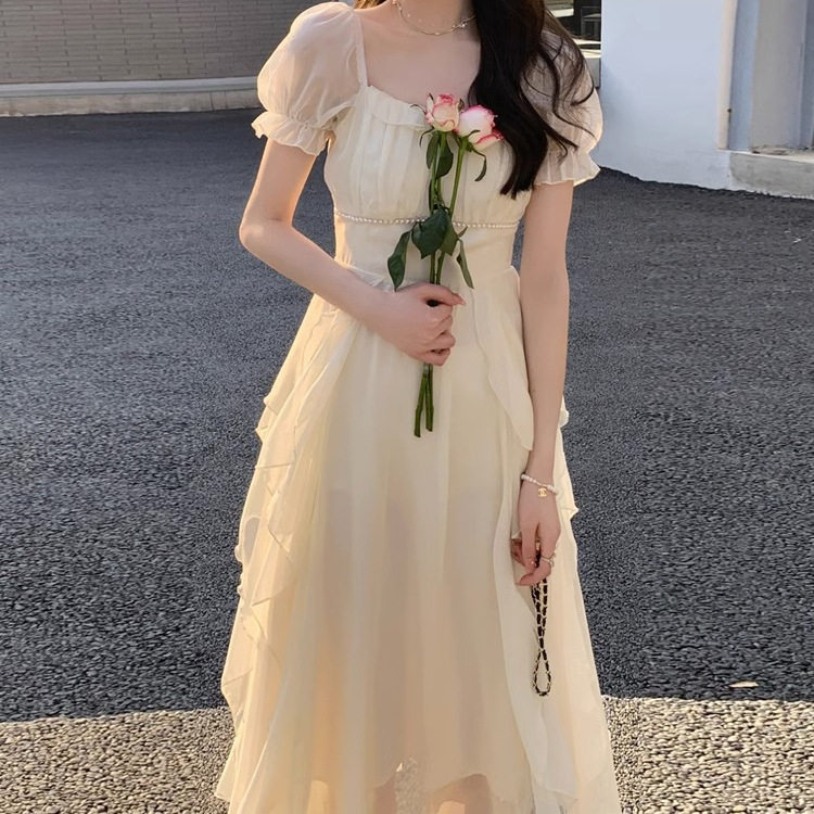 法式方领甜美风连衣裙子女2026新款女装收腰显瘦小个子裙子泡泡袖