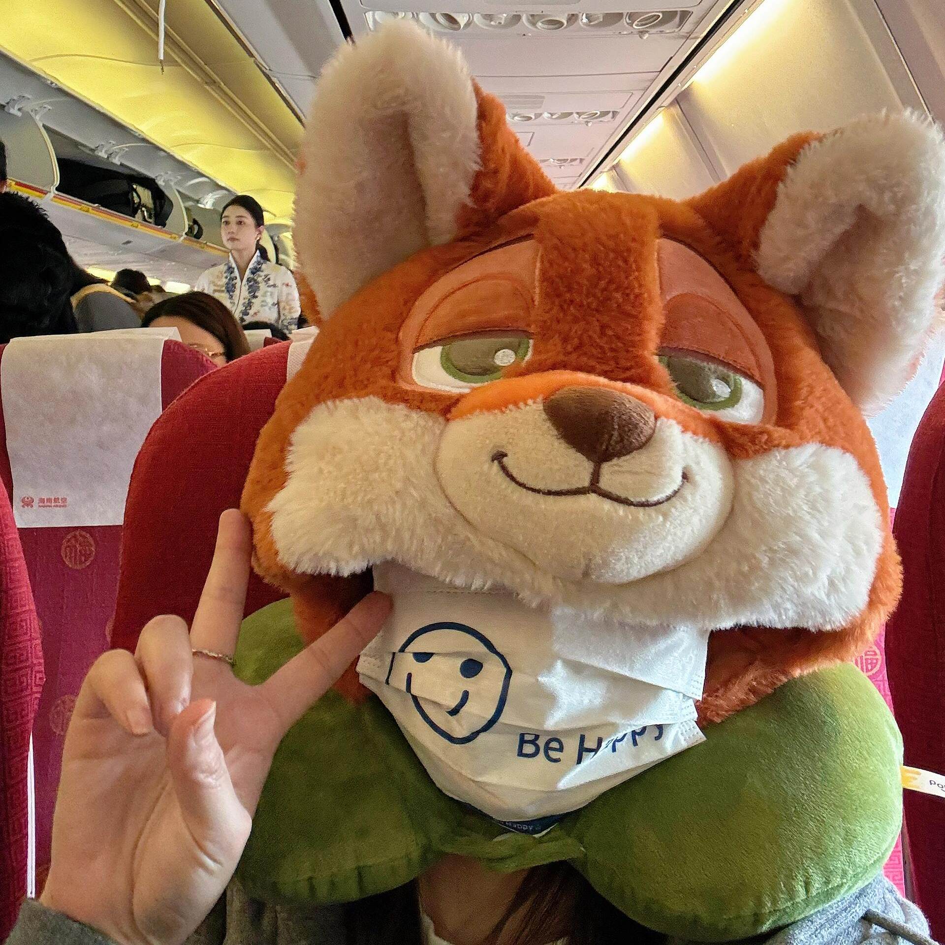 可爱朱迪兔子尼克狐狸史迪仔u型枕头连帽护颈礼物旅行飞机睡觉帽