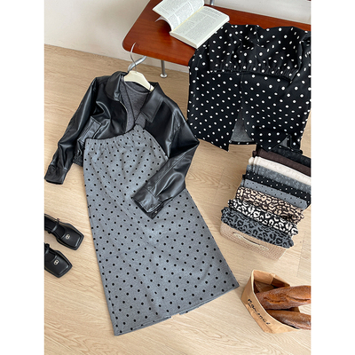 洋气简约显瘦百搭小众印花直筒裙